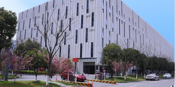 <i style='color:red'>中檢華通威</i>選用麻豆传媒污在线观看步入式恒溫恒濕試驗室